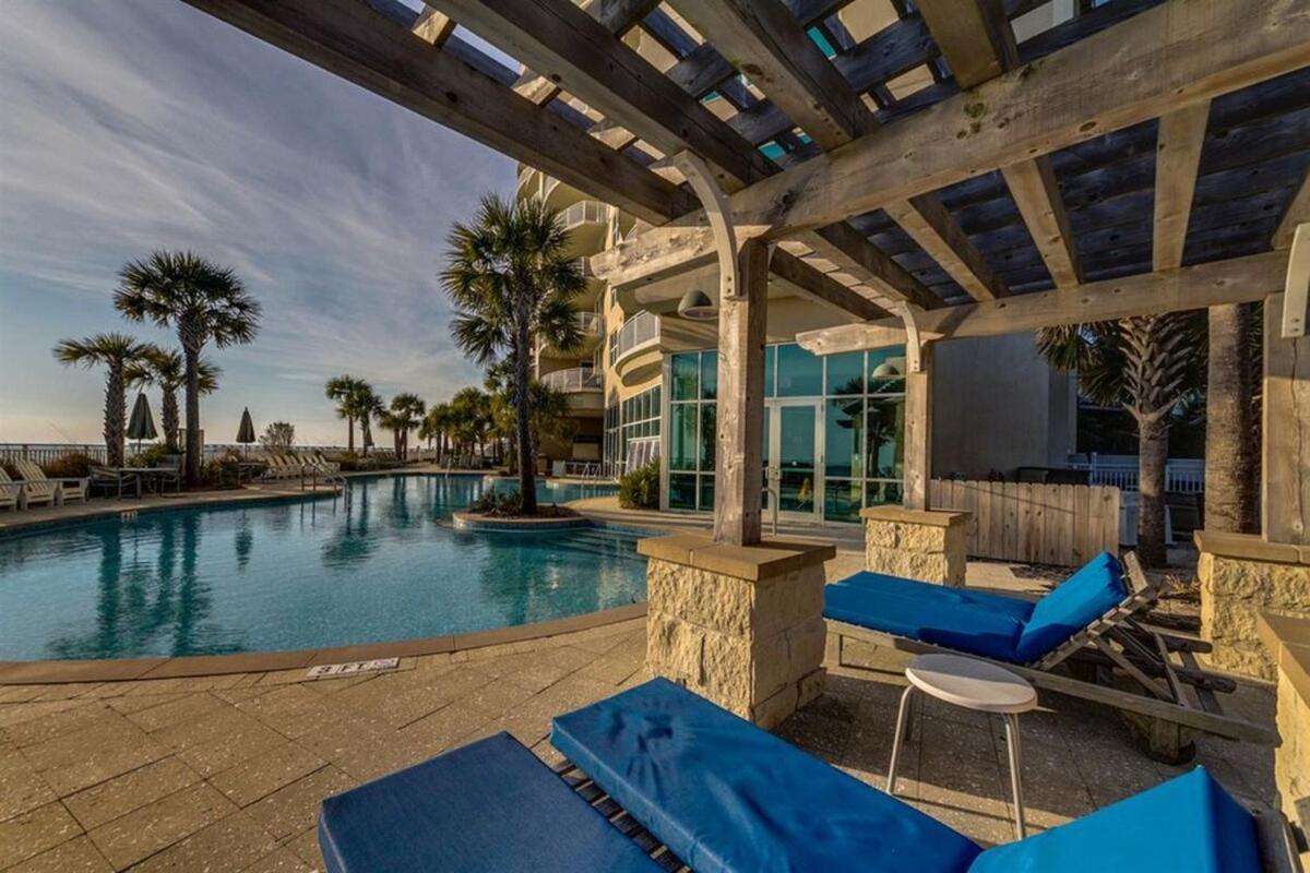 Aqua 707 Apartment